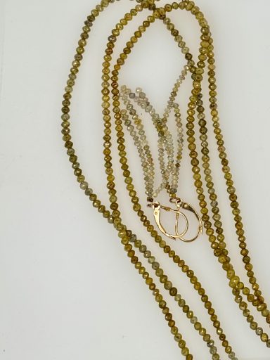 Gradient color of diamonds in 3 strands